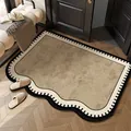 Vista dettagliata del tappetino d'ingresso marrone con bordo ondulato elegante - 40*60cm / Vintage Distressed