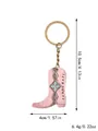 Primer plano del llavero de bota de vaquero rosa con dimensiones y peso del producto - Estilo Patrón Geométrico Rosa (20318)