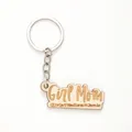 Portachiavi in legno personalizzato Girl Mom con nomi incisi e anello in metallo. - Girl Mom (20340)
