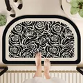 Elegant D-shaped bathroom mat with black and beige rose pattern for non-slip use - 40*60cm / Rose Promise-Half Round