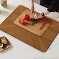 Alfombrilla de cocina absorbente efecto madera para tablas de cortar y encimeras - Versión de Cuero Absorbente / 30x40cm / Madera Marrón Oscuro
