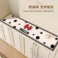 Tappetino per mobile in pelle impermeabile con fiocco rosso e pois neri, stile crema - Fiocco a pois neri