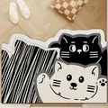 Paillasson en cuir PVC en forme de chat noir et blanc avec texture antidérapante - 40*60cm / Trois Chats