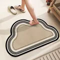 Alfombra de baño absorbente retro en forma de nube con un diseño de borde de teclado único - 40x60cm (Superficie de Cuero Absorbente) / Estilo Elegante Simple (Forma de Nube)
