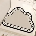 Sneldrogende badmat in wolkvorm met elegant zwart ruitjespatroon voor de badkamer - Romeinse Randstijl / 40x60cm / Romeinse Rand B
