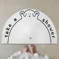Halfronde badmat van lamswol met schattig hondenontwerp en tekst - Hondenpatroon (Haha Bear) / 40x60cm