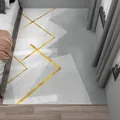 Moderne Scandinavische geometrische vloerkleed in grijs en wit met gouden lijnen - 40*60cm / Kristal fluwelen nachtkastje tapijt - Stijl 1