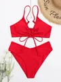 Elegante set bikini rosso a due pezzi con top allacciato al collo e slip a vita alta - Rosso Brillante