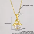 Vergoldete Kupferhalskette mit Mädchen-Anhänger und funkelndem Zirkonia-Einsatz. - Kleines Mädchen (NAS01-5) / 1.6x1.3cm/45+5cm / Gold