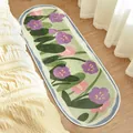 Ovaler Schlafzimmerteppich mit lila und rosa Tulpenblumenmustern in gemütlichem Ambiente - Kristallsamt-Stil / 40x60cm / Bauhinie