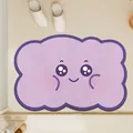 Schattige paarse wolkvormige absorberende antislip badmat met een vrolijk lachend gezicht - 40x60cm (Dunne Diatomeeënaarde) / Schattig Paars