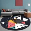 Tapis rond géométrique moderne avec triangles colorés pour décoration de salon. - Diamètre 60cm / Triangle INS