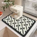Geometric black and white absorbent diatom mud mat for kitchen countertops and coffee machines - 30*40cm / MLG-K