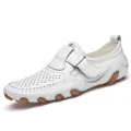 Mocassins perforés blancs respirants pour hommes avec design slip-on et semelle - 38 / Blanc