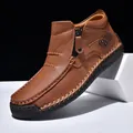 Vista dettagliata di scarpe casual alte in pelle marrone con cerniera e cuciture a mano - 39 / Stivali Martin(9930) / Marrone chiaro