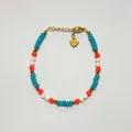 Close-up detail of the colorful dopamine faceted stone beaded bracelet with golden heart charm - One Size / Blue Red White Cut Stone Style (8) / 17+3cm