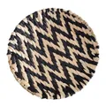 Decorazione murale boho in paglia intrecciata a mano con motivo a zig-zag nero e naturale - 30cm / Decorazione da Parete Intrecciata Mista Stile K