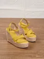 Gelbe Espadrilles-Plateau-Keilsandalen aus Wildleder mit modischem Kreuzriemen - Gelb