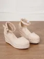 Elegantes sandalias de cuña de esparto beige con punta cerrada, plataforma y correa - 34 / Albaricoque