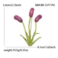 Vista detallada del broche Sanguisorba con cabezas de flores moradas y tallos verdes - Oro KC-Púrpura (MM-BR-1377)