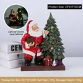 Statuetta di Babbo Natale in resina con albero di Natale illuminato a LED - Palla Appesa (RRW106-C) / Rosso