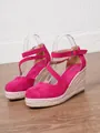 Détail de sandales compensées en daim fuchsia avec plateforme en corde tressée - 34 / Rose rouge