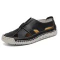 Sandalia casual de cuero negro calado con suela de goma blanca y forro de malla amarilla - 35 / Negro (2508)