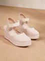 Elegantes sandalias de esparto beige con cuña, plataforma y correa en el tobillo - Albaricoque