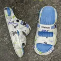Casual men's graffiti clogs featuring thick non-slip soles and vibrant blue insoles for summer - Size 43 / Haze Blue