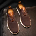 Άνετα ανδρικά αναπνεύσιμα καφέ casual sneakers από πλεκτό δίχτυ με λευκές σόλες - 40 / Καφέ
