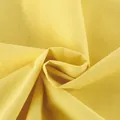 Detaillierte Nahaufnahme von gelbem Strukturstoff mit feinem Gewebe für Damen-Sommerset - S / Oberteil und Unterteil / Gelb