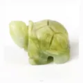 Handgeschnitzte Schildkrötenfigur aus grünem Naturstein als Heimdekoration - Südliche Jade