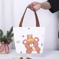 Niedliche weiße Tragetasche aus Canvas mit Bärenprint, braunen Trägern und Druckknopf - Brauner Bär / 27*22*10cm