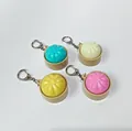 Quatre porte-clés anti-stress en forme de raviolis imprimés en 3D dans des paniers - Classique 1 Bouton (Avec Lumière) / Beige