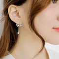 Elegantes pendientes de mariposa plateados con perla colgante para un estilo chic coreano - Estilo Perla y Diamantes de Imitación de Mariposa (ED768) / Plata