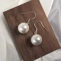 Pendientes colgantes elegantes de perlas artificiales blancas para mujer y fiesta - Estilo Colgante de Perla S925 (ED2398) / Plata