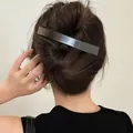 Pinza para el pelo minimalista en negro mate para peinados elegantes de mujer - Pinza de Pelo de Estilo Industrial Cepillado Mate (35#) / Pieza Única / Gris metalizado