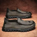Handgefertigte Herren-Slipper aus Leder in Vintage-Grau mit rutschfester Gummisohle - 38 / Grau