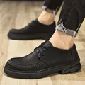 Lässige Herren Business-Lederschuhe mit dicker Sohle und handgenähten Details in Schwarz. - 38 / Schwarz