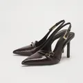 Tacones de aguja tipo slingback marrón oscuro con efecto cocodrilo y hebilla - 35 / Cristal Marrón