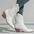 White embroidered Western cowboy boots with block heel and pointed toe - 38 / Embroidered Chunky Heel Style (YXB-81645-21 PU) / White