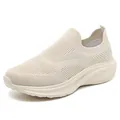 Bequeme beige atmungsaktive Herren-Slip-on-Strickschuhe mit weitem Zehenbereich Design - 39 / Beige
