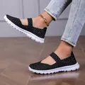 Vista dettagliata delle ballerine Mary Jane intrecciate nere da donna con motivo a pois bianchi - 35 / argento nero