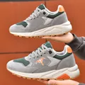 Leichte Herren-Freizeitsportschuhe mit 8 cm Erhöhung in grau-grünem Design - 38 / Dunkelgrau