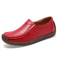Klassische rote Leder-Loafer für Damen mit weicher flacher Sohle und Mokassin-Naht - 35 / Rot