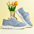 Lichtgewicht blauwe gebreide ademende sneakers met klittenband voor dames SKU-view - 35 / Maanblauw