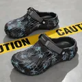 Men's outdoor leaf print garden clogs with adjustable sport strap in black and blue - 40 / Printed Beach Clogs (2366) / Black