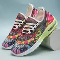 Vue détaillée de baskets imprimées colorées de style Halloween avec semelle à coussin d'air - 35 / Impression colorée