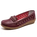 Comfortabele bordeauxrode loafers met sleehak voor dames met opengewerkt design en gesp - Wijnrood Opengewerkt