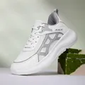 Ademende witte hardloopschoenen voor wandelen met antislipzool van hoge kwaliteit. - 38 / Grijswit